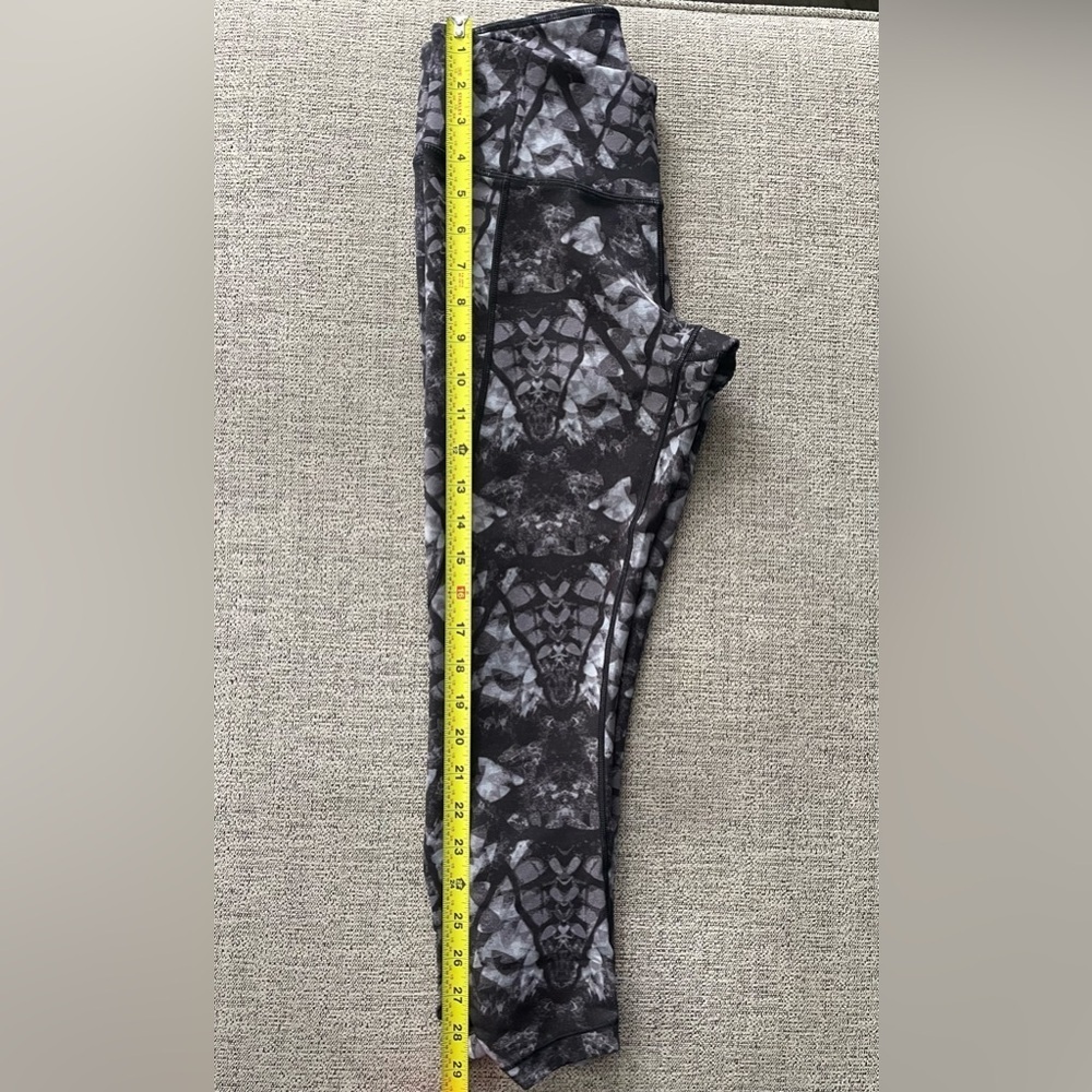 CALIA by Carrie Underwood Women’s Gray Patterned Leggings - Picture 7 of 10